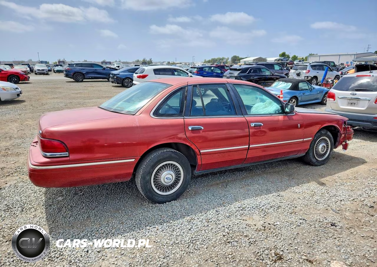 1997 Ford Crown Victoria VIN:2FALP73W9VX113655 - 3