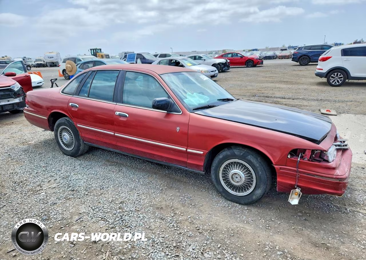 1997 Ford Crown Victoria VIN:2FALP73W9VX113655 - 4
