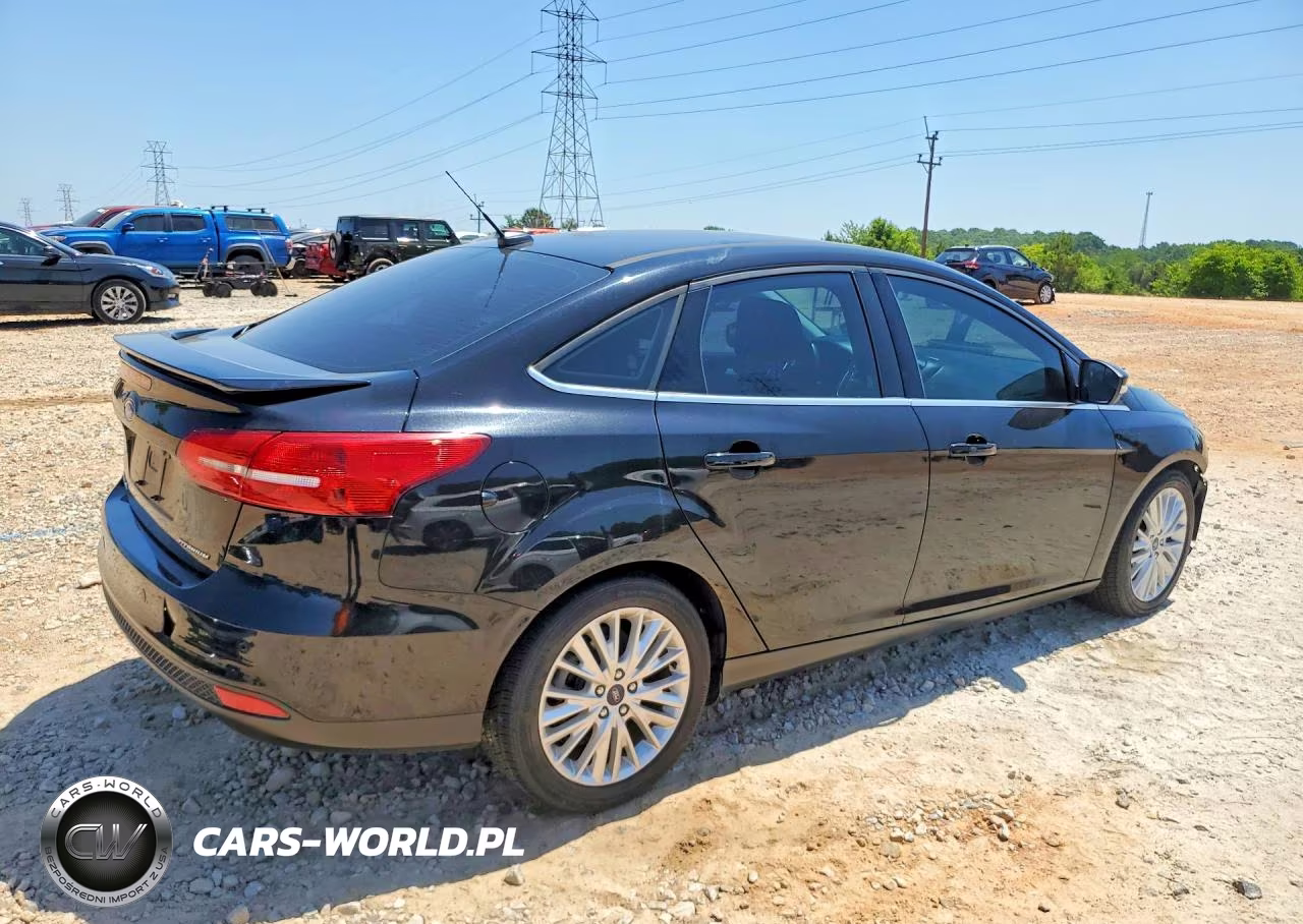 2017 Ford Focus Titanium VIN:1FADP3J23HL287400 - 3