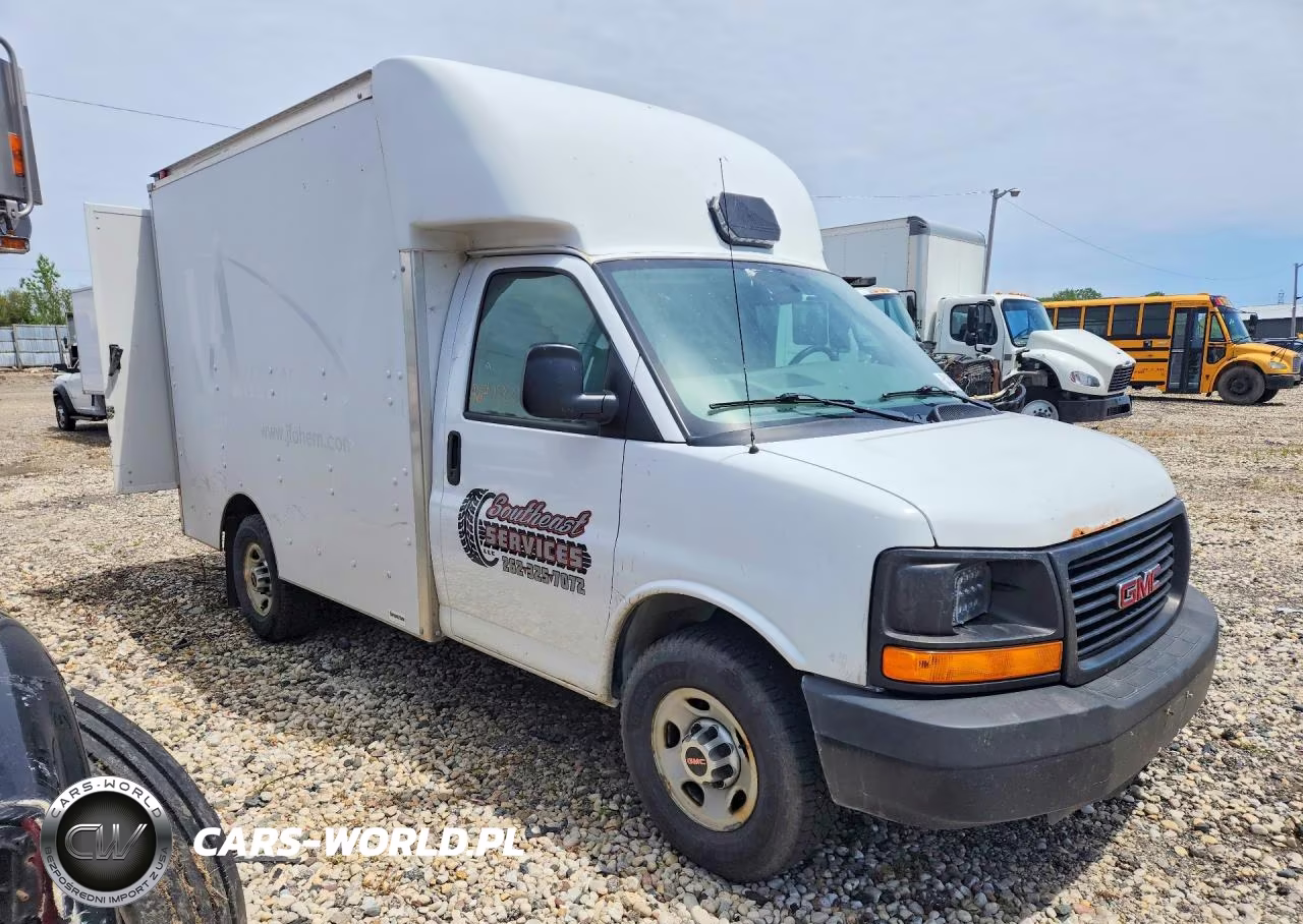 2014 GMC Savana Cutaway G3500 VIN:1GD072BGXE1176598 - 4