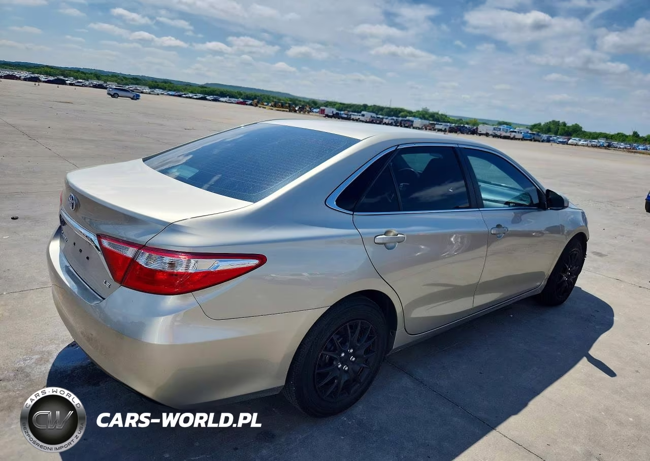 2017 Toyota Camry Le VIN:4T1BF1FK1HU412157 - 3