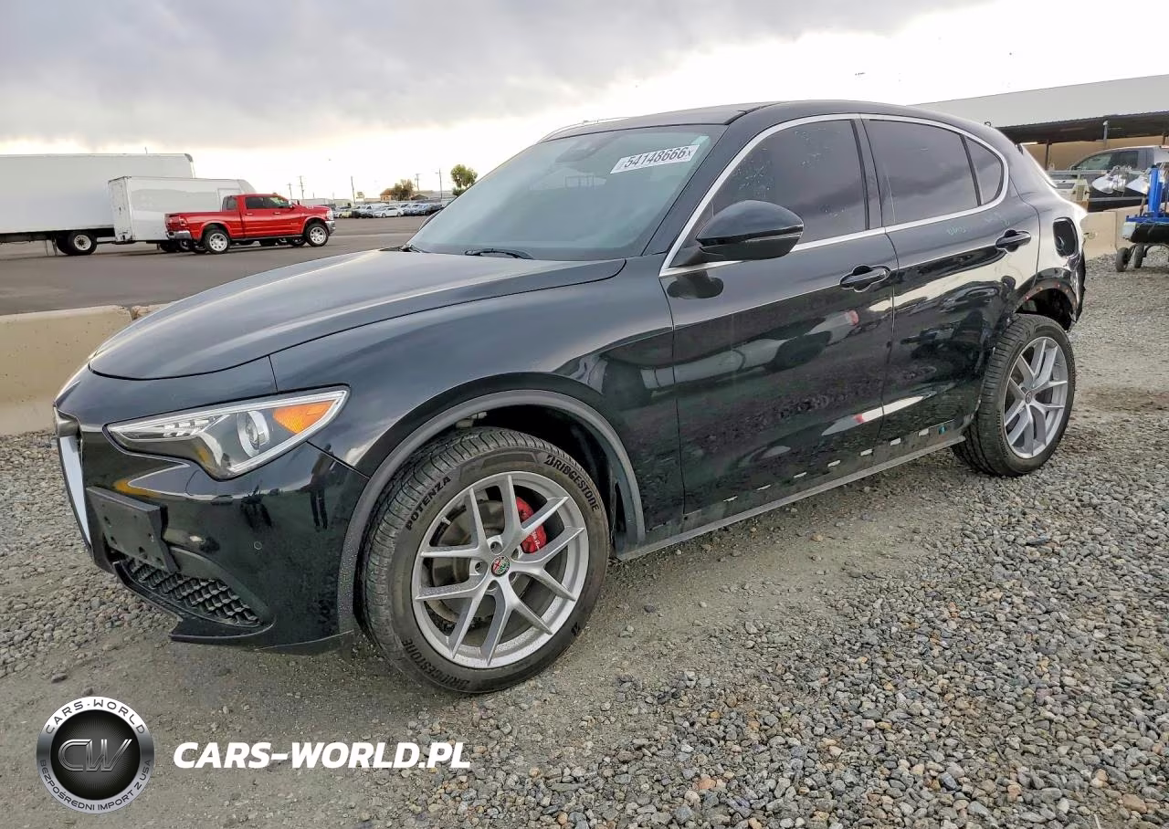 2018 Alfa Romeo Stelvio Ti Luxury