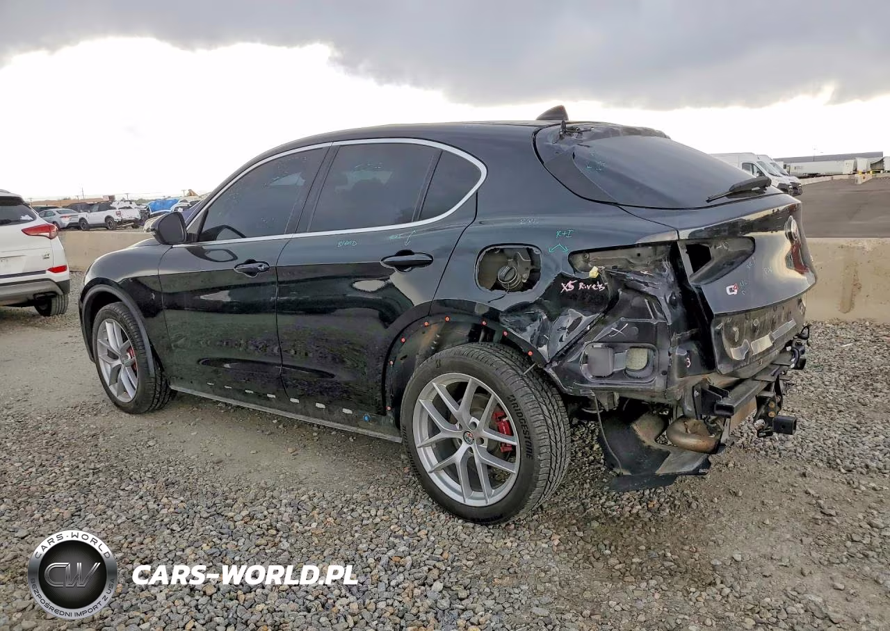 2018 Alfa Romeo Stelvio Ti Luxury VIN:ZASFAKRN6J7C28781 - 2
