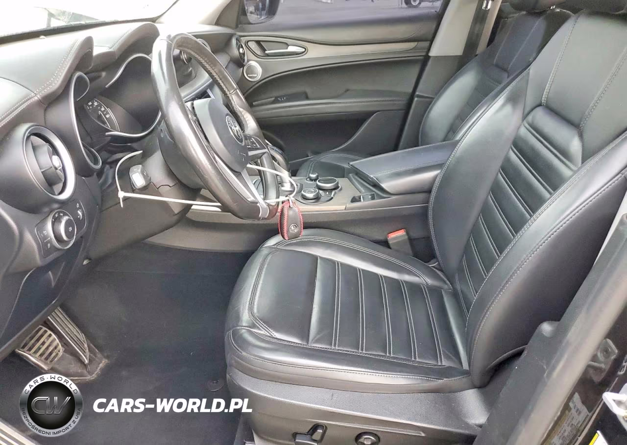 2018 Alfa Romeo Stelvio Ti Luxury VIN:ZASFAKRN6J7C28781 - 7