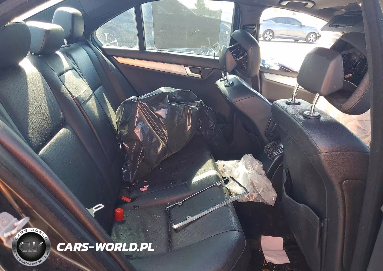 2010 Mercedes-Benz C 300 VIN:WDDGF5EB5AA392432 - 10