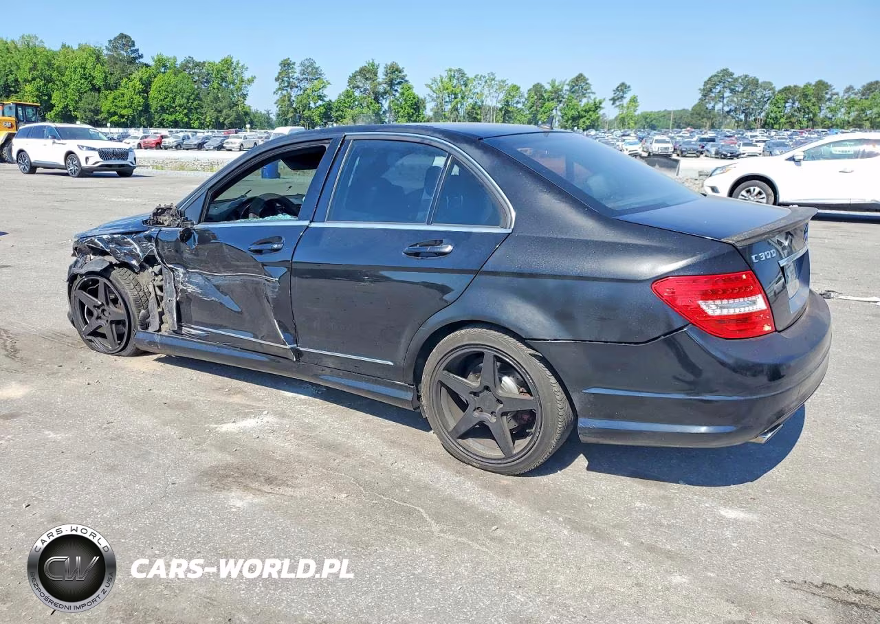 2010 Mercedes-Benz C 300 VIN:WDDGF5EB5AA392432 - 2