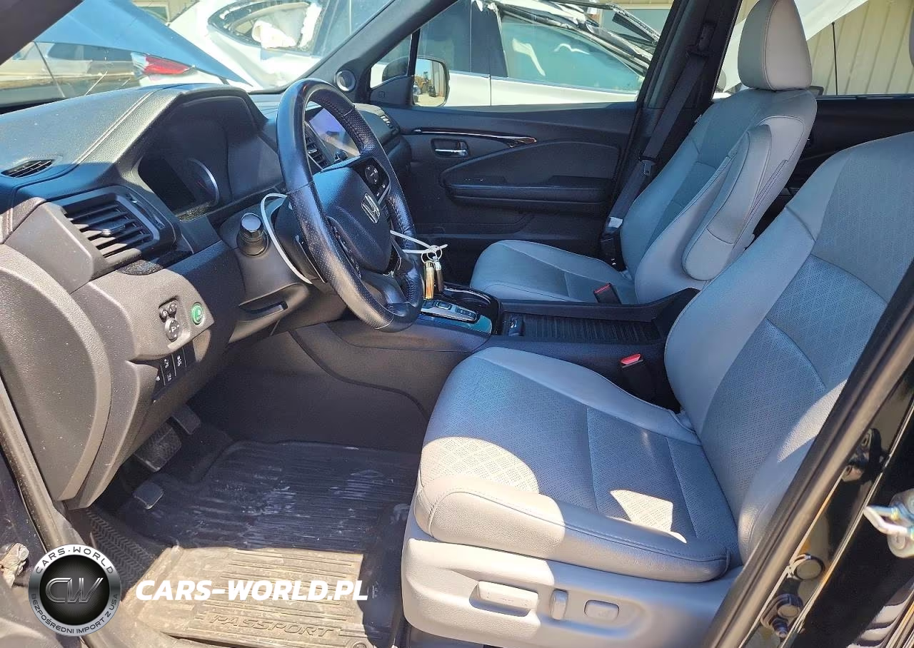 2019 Honda Passport Touring VIN:5FNYF7H96KB004927 - 7