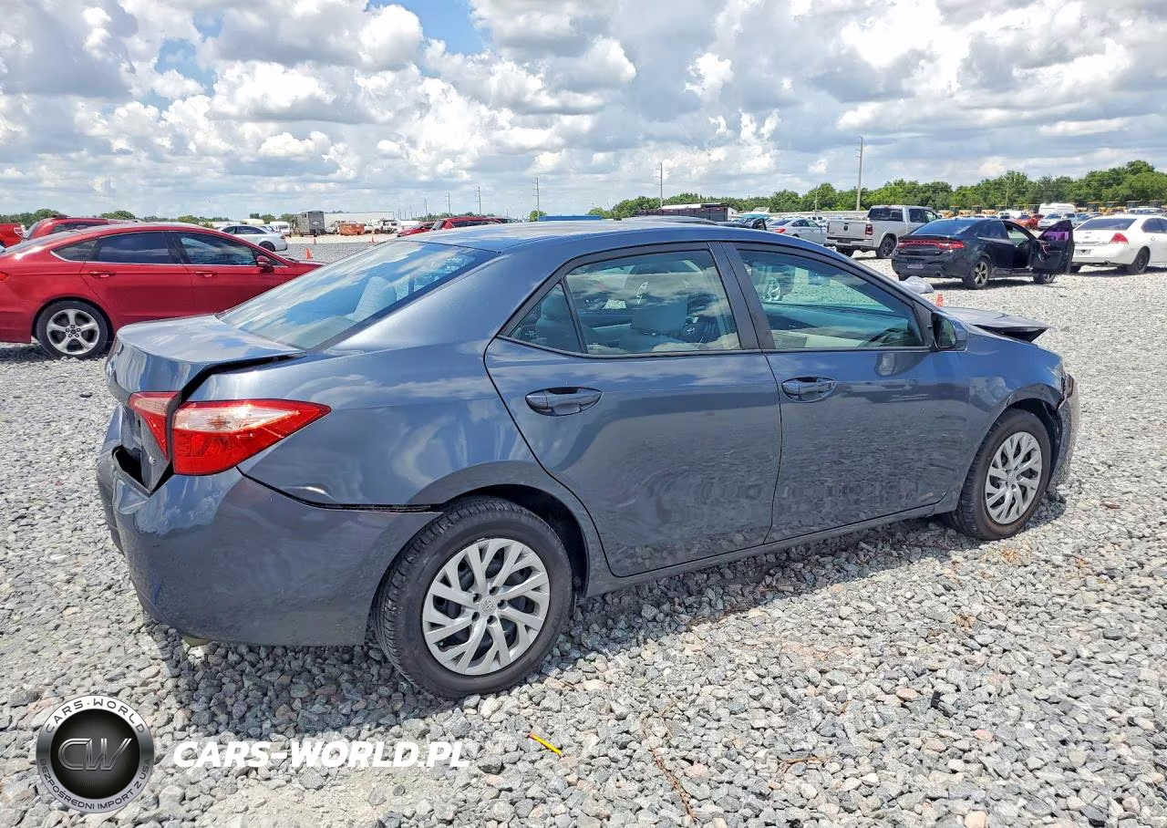 2019 Toyota Corolla Le VIN:5YFBURHE2KP858127 - 3