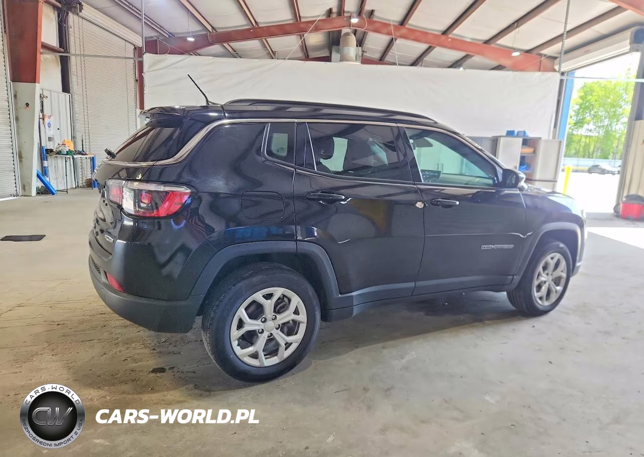 2024 Jeep Compass Latitude VIN:3C4NJDBN6RT117410 - 3