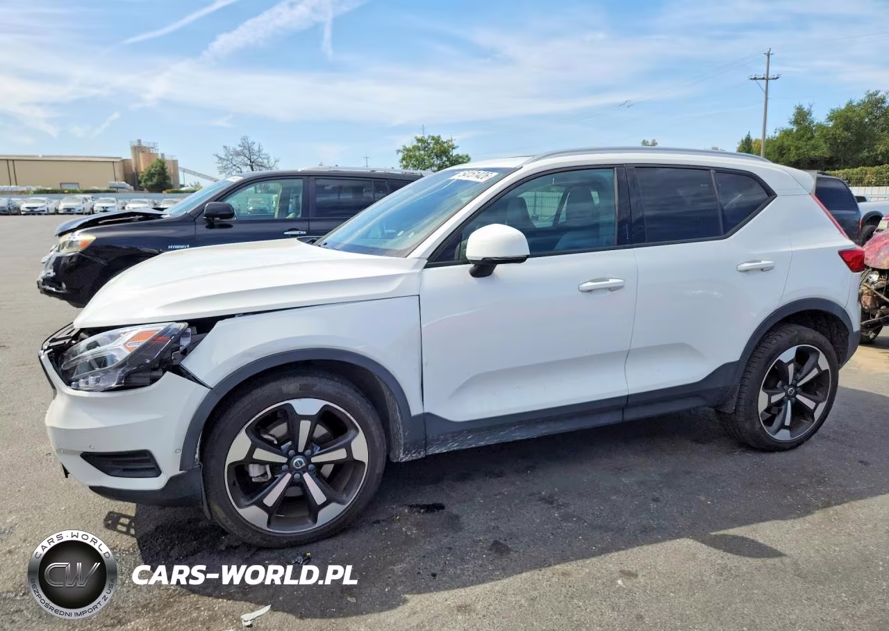 2019 Volvo Xc40 T5 Momentum