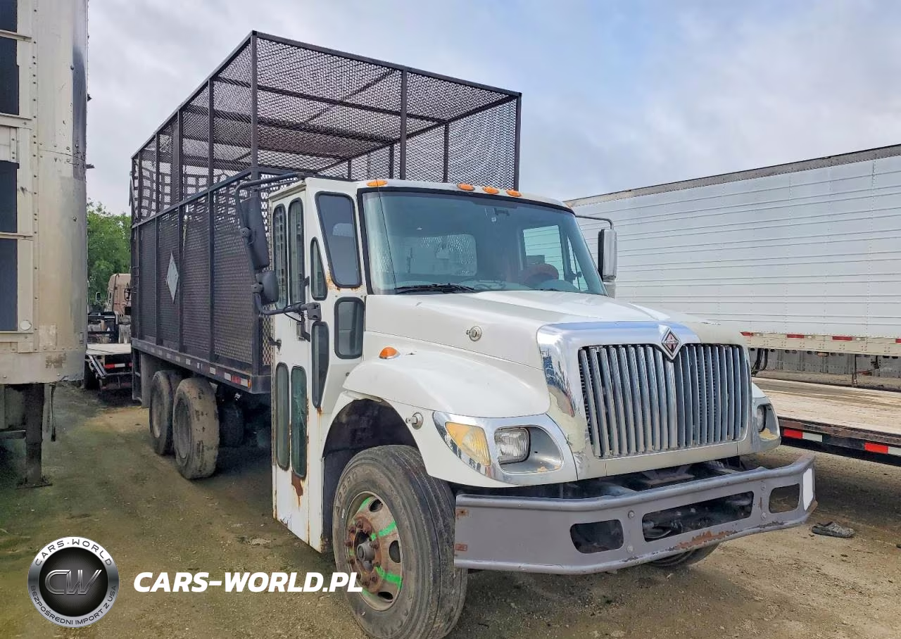 2003 International 7400 Flatbed Truck – zdjęcie 1 z 10