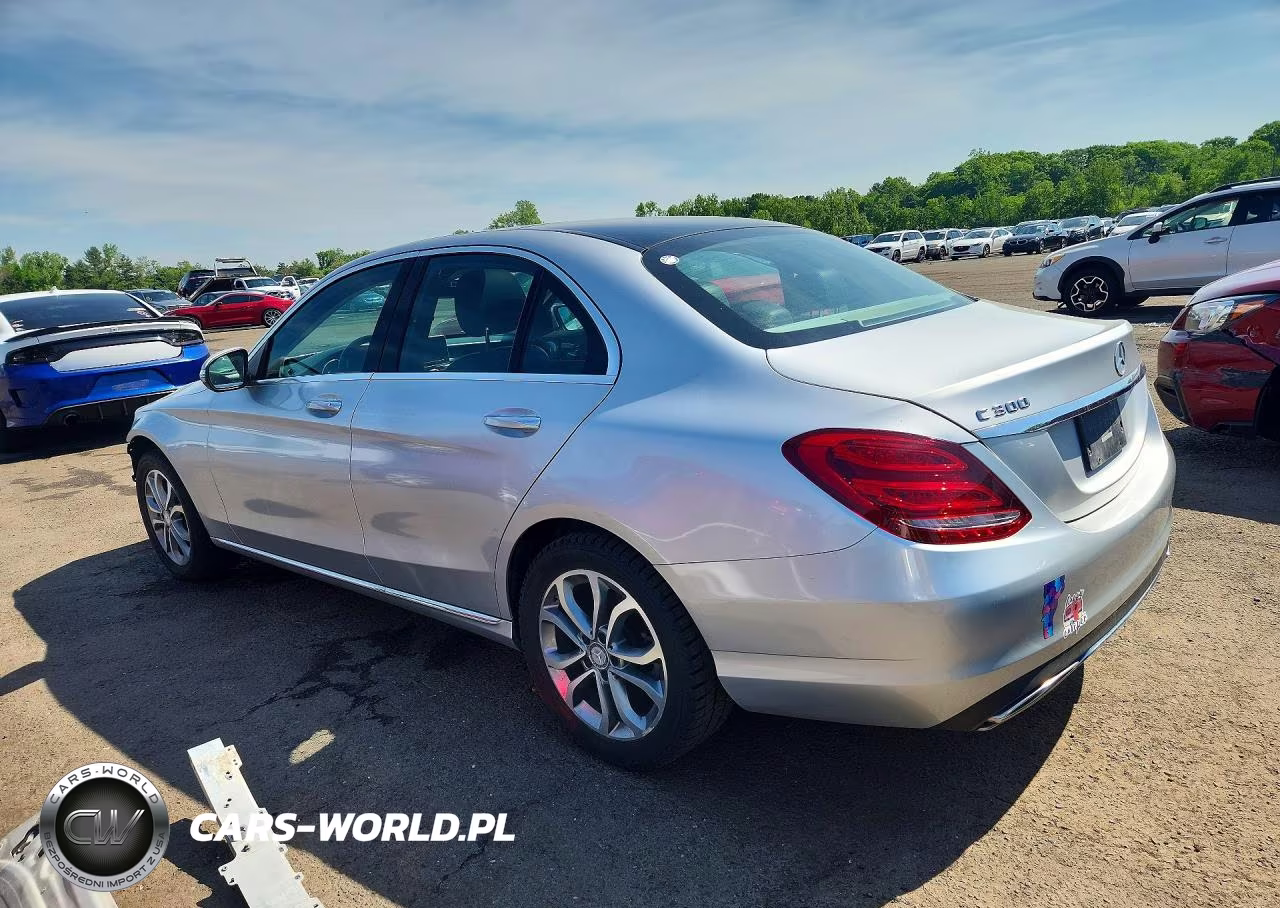 2015 Mercedes-Benz C 300 4Matic VIN:55SWF4KB0FU030879 - 2