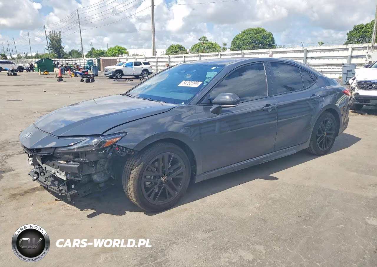 2025 Toyota Camry Se – zdjęcie 1 z 12