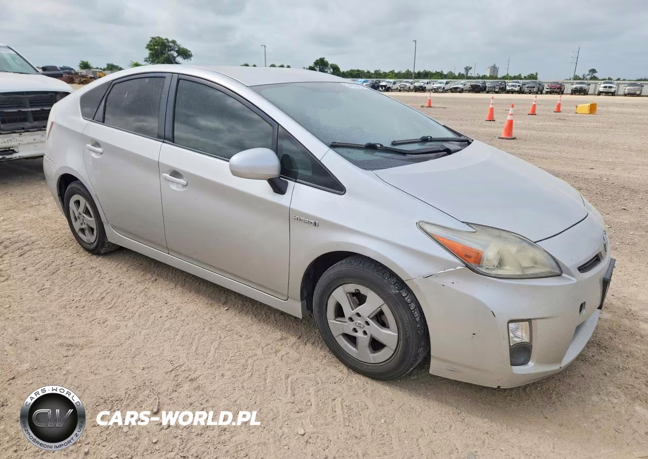 2011 Toyota Prius Two VIN:JTDKN3DU5B0269915 - 4