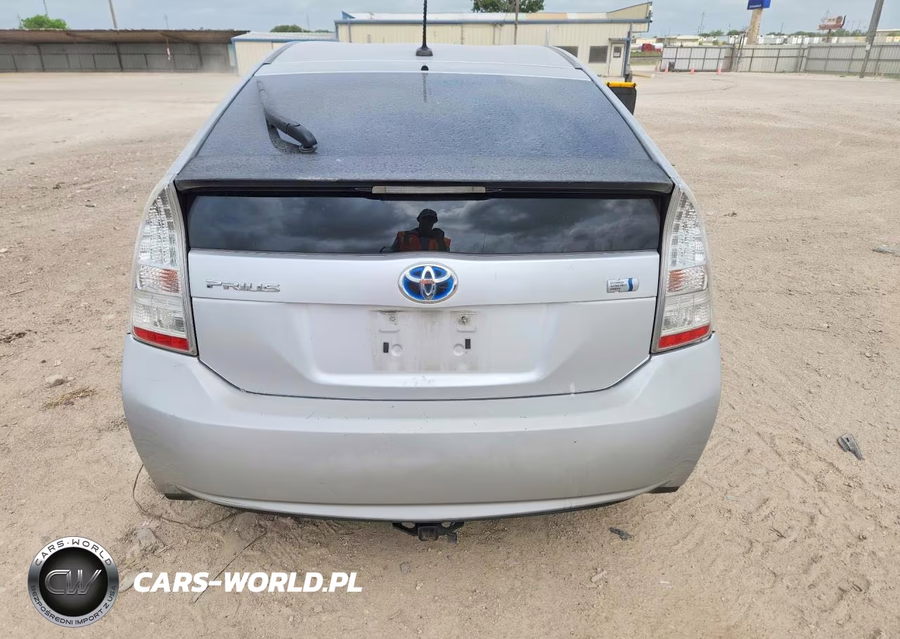 2011 Toyota Prius Two VIN:JTDKN3DU5B0269915 - 6