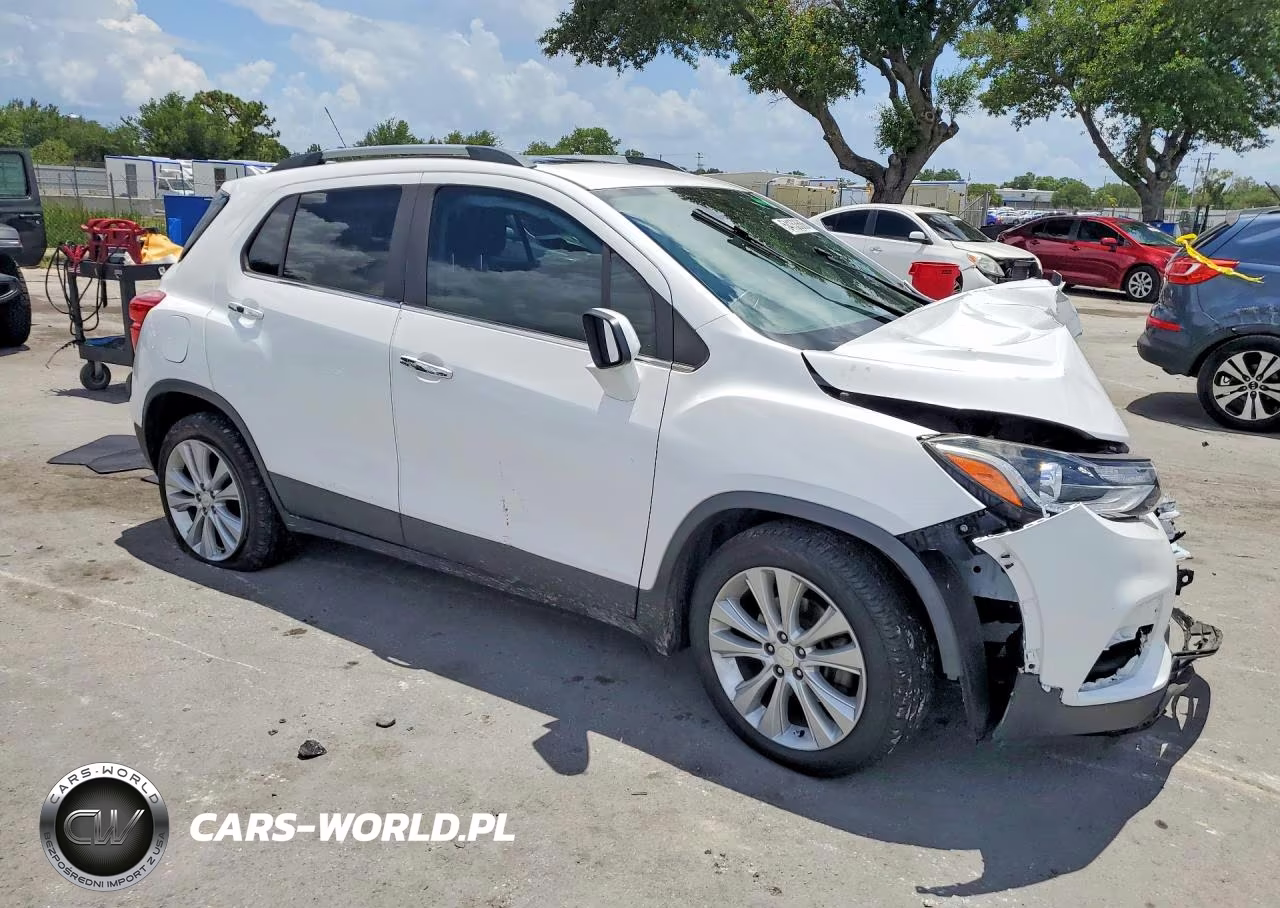 2020 Chevrolet Trax Premier VIN:3GNCJMSB2LL233425 - 4