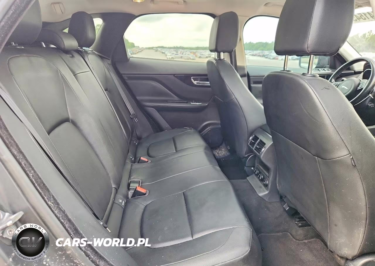 2018 Jaguar F-Pace Premium VIN:SADCJ2GX6JA236046 - 11