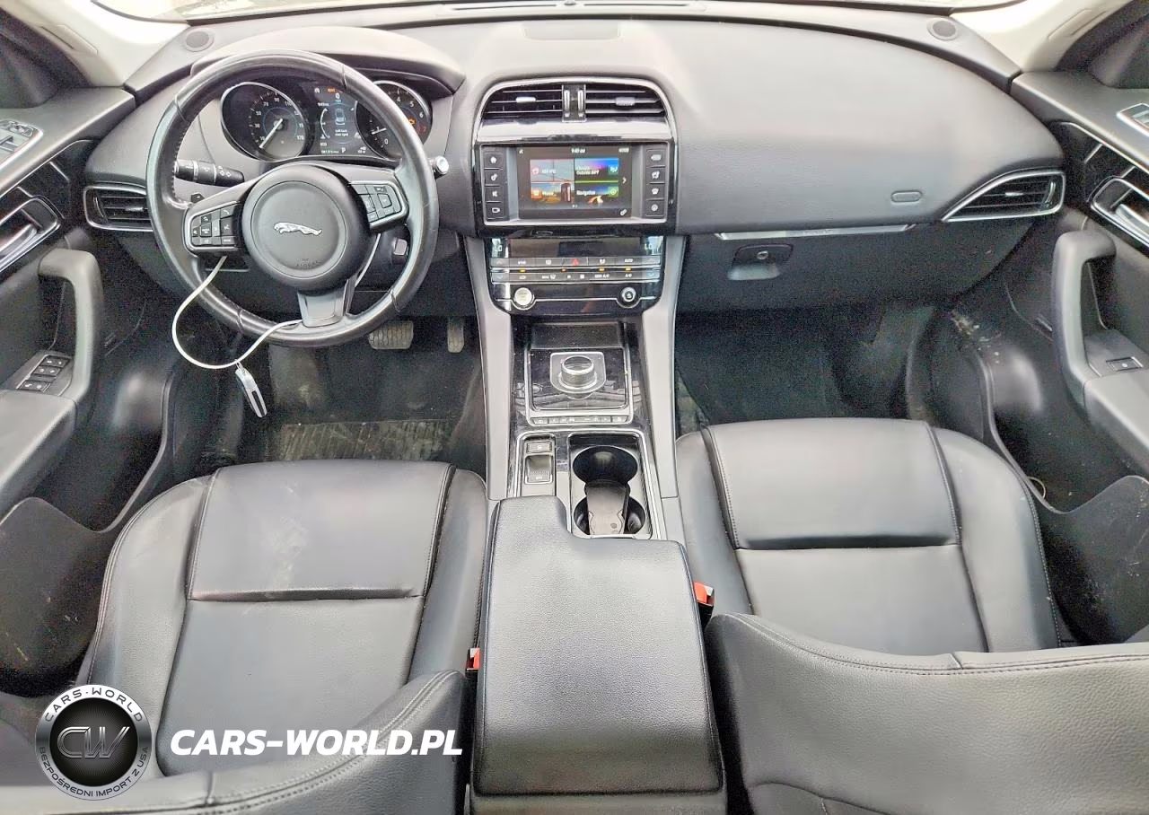 2018 Jaguar F-Pace Premium VIN:SADCJ2GX6JA236046 - 8