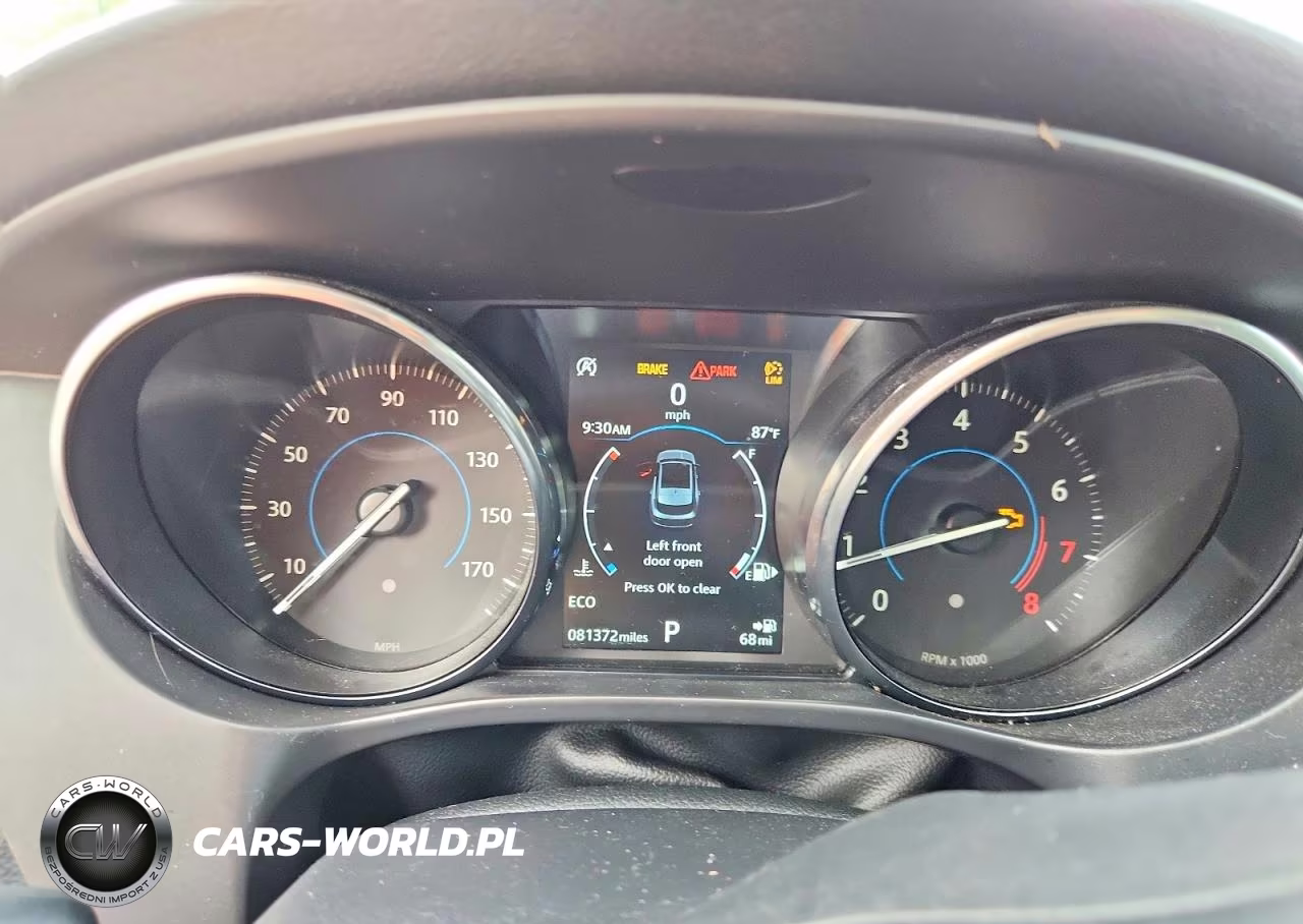 2018 Jaguar F-Pace Premium VIN:SADCJ2GX6JA236046 - 9