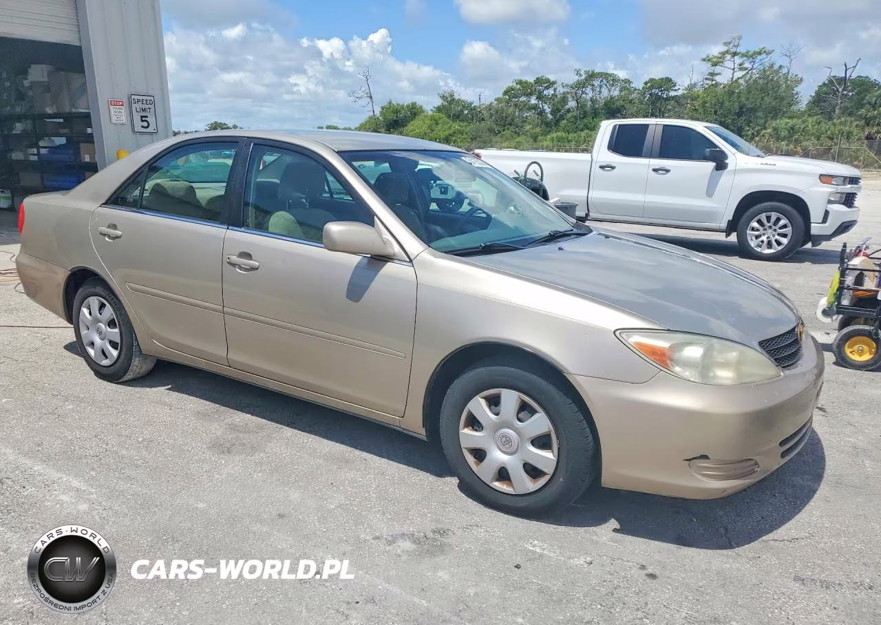 2002 Toyota Camry Le VIN:4T1BE32K82U635758 - 4