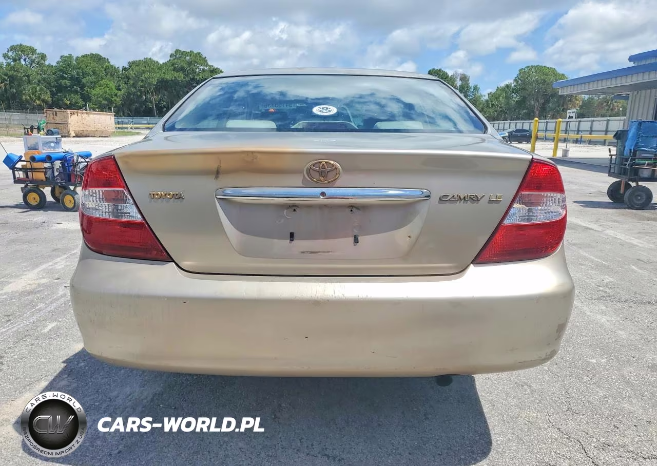 2002 Toyota Camry Le VIN:4T1BE32K82U635758 - 6