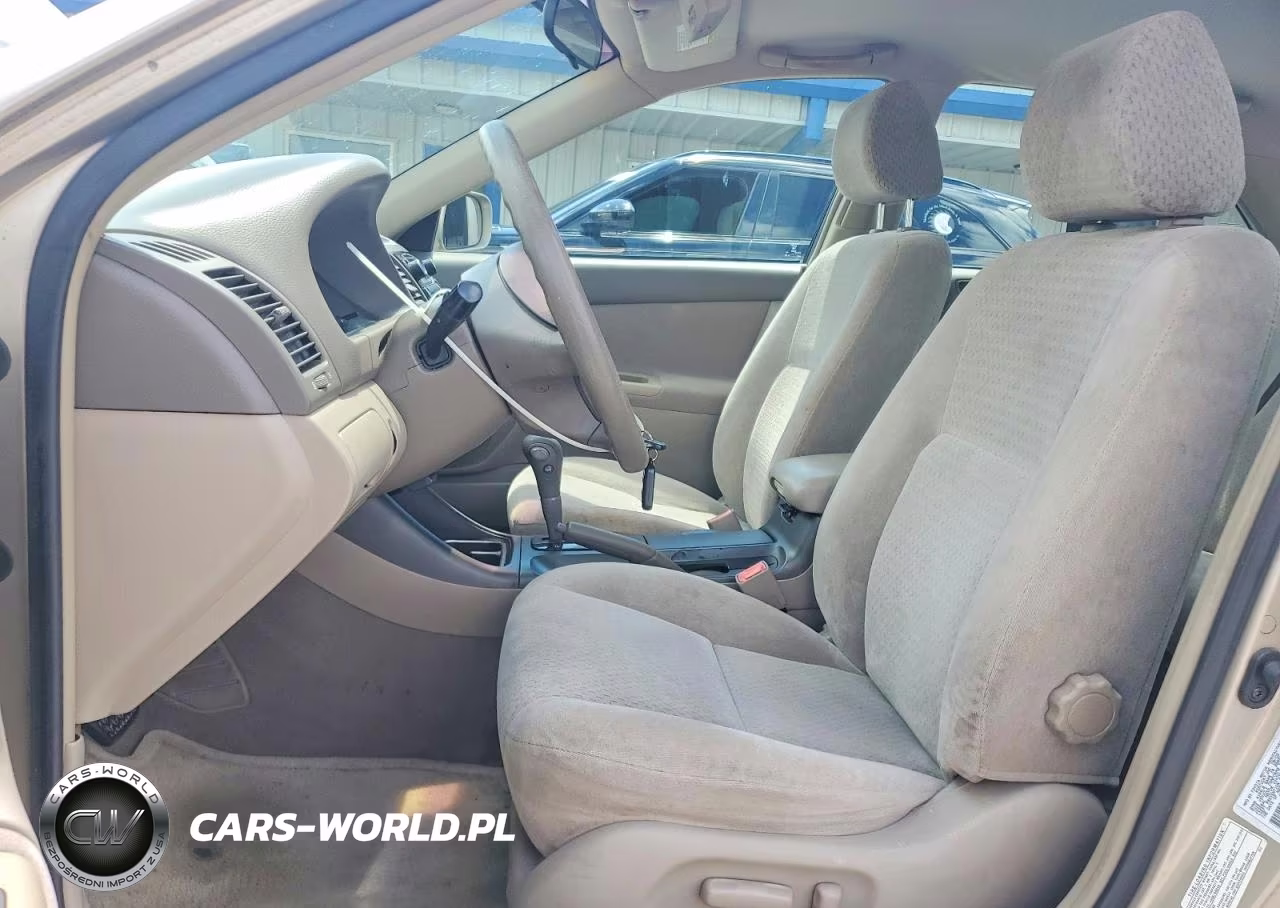 2002 Toyota Camry Le VIN:4T1BE32K82U635758 - 7