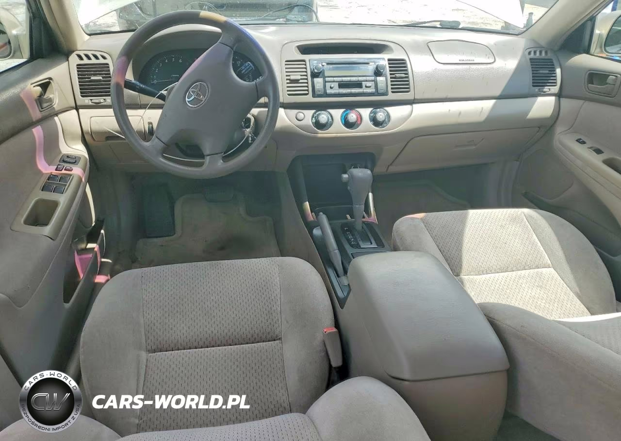2002 Toyota Camry Le VIN:4T1BE32K82U635758 - 8