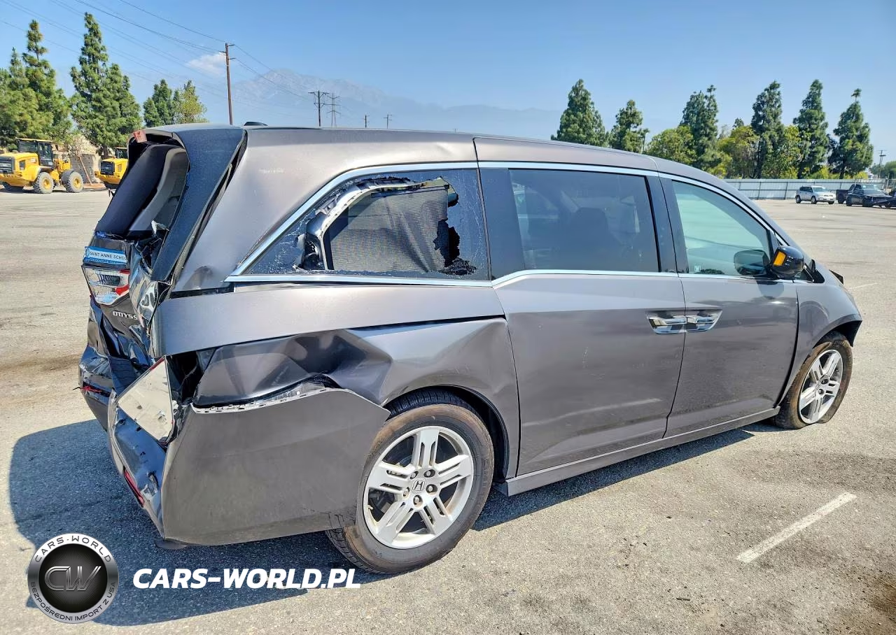 2012 Honda Odyssey Touring VIN:5FNRL5H92CB136277 - 3