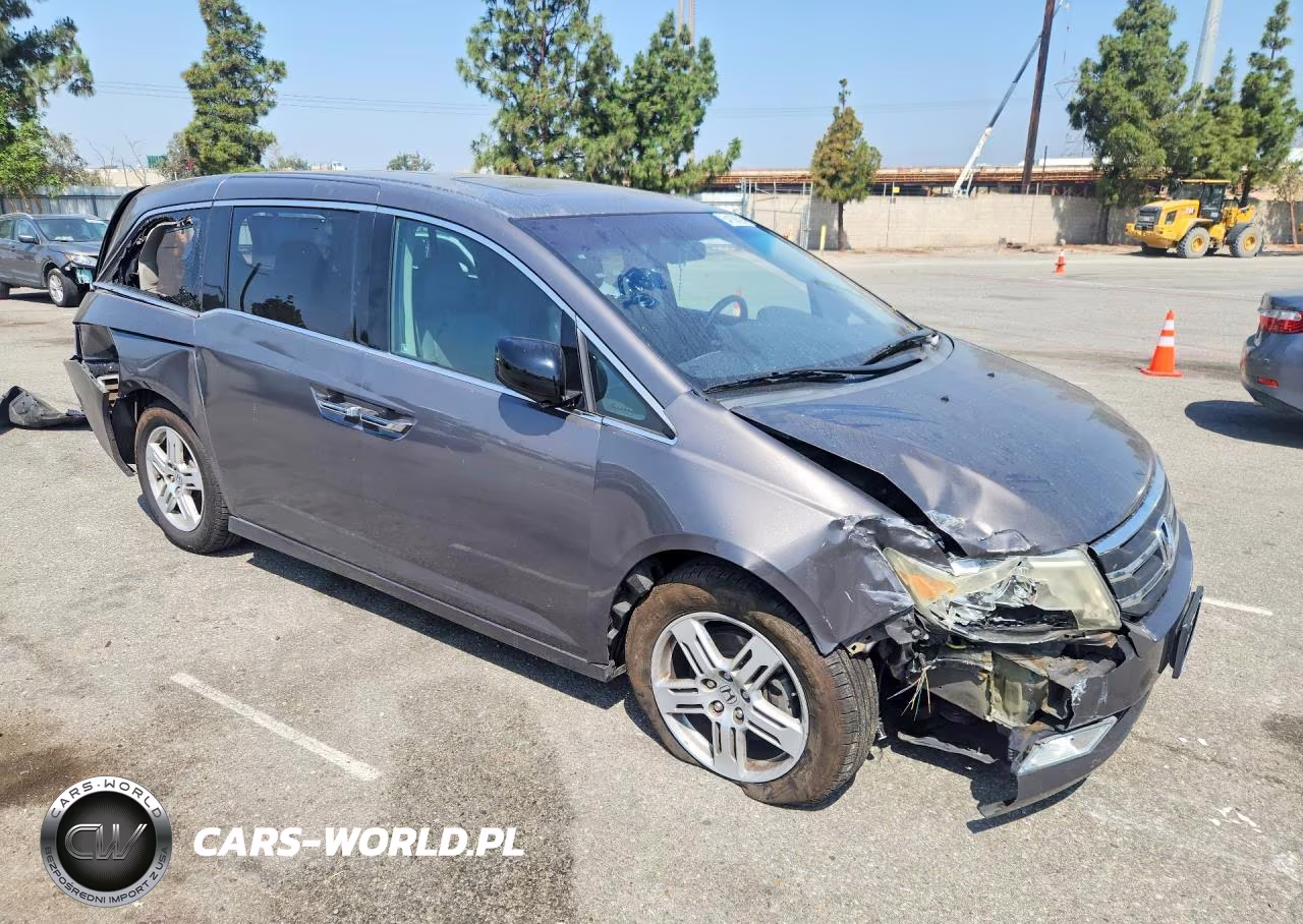 2012 Honda Odyssey Touring VIN:5FNRL5H92CB136277 - 4