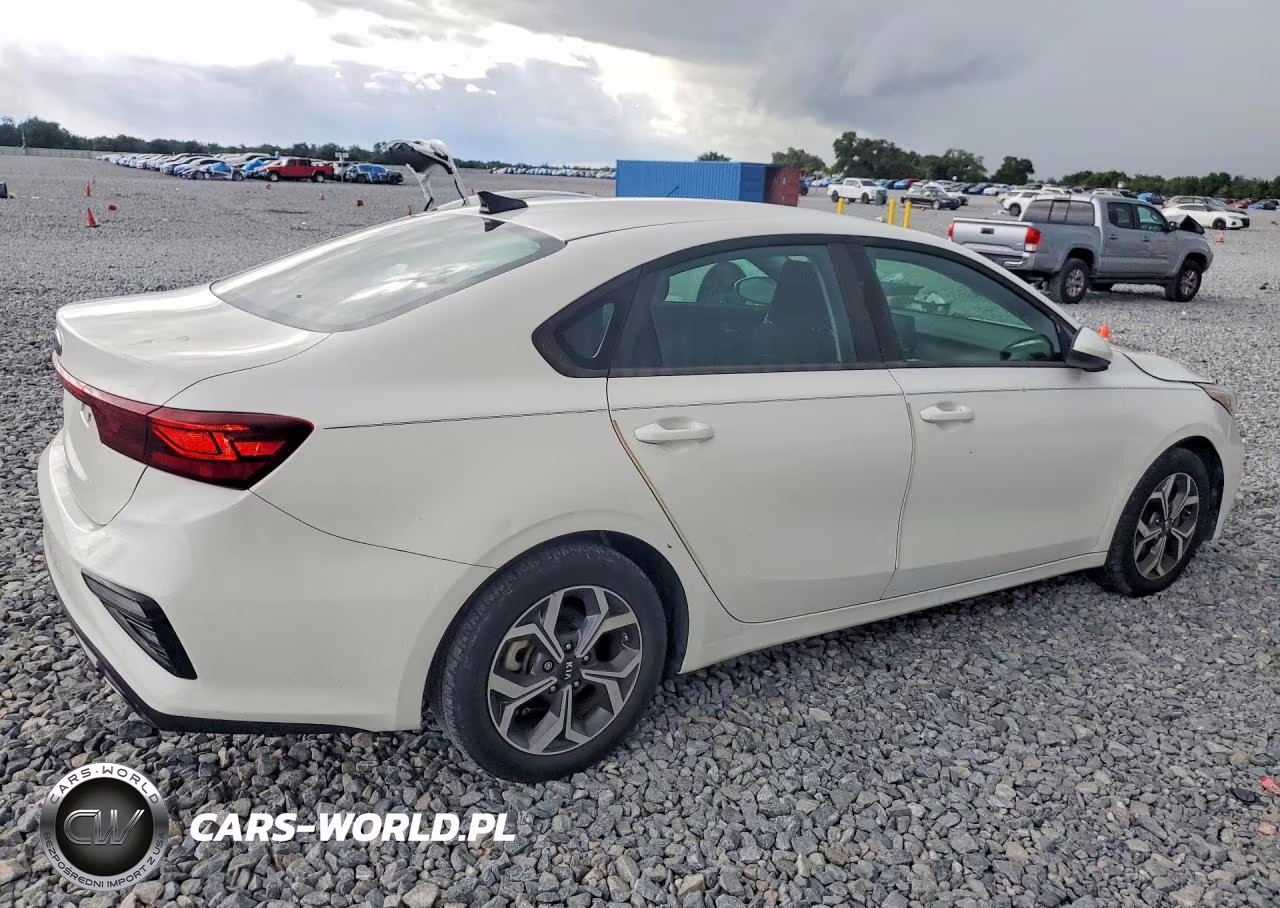 2019 Kia Forte Lxs VIN:3KPF24AD6KE027775 - 3