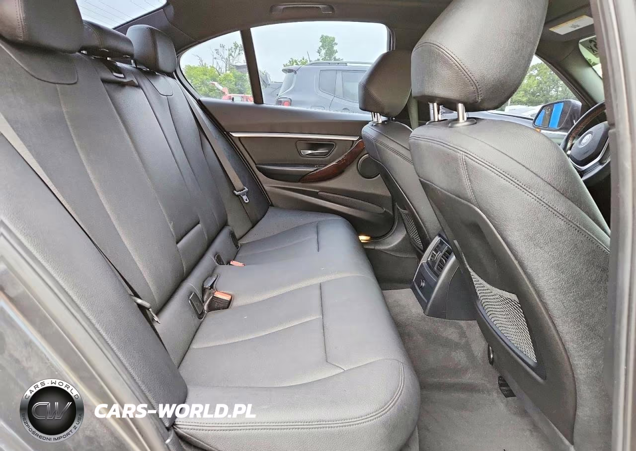 2018 BMW 330 Xi VIN:WBA8D9G54JNU67842 - 10