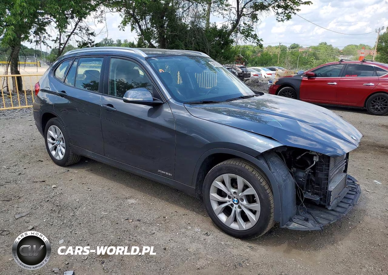 2013 BMW X1 xDrive28I VIN:WBAVL1C50DVR90633 - 4