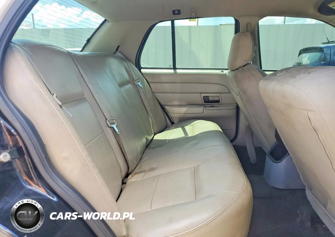 2008 Ford Crown Victoria Police Interceptor VIN:2FAFP71V18X144216 - 10