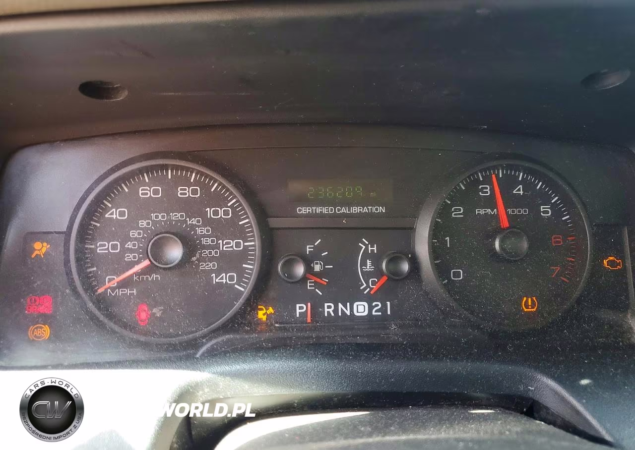 2008 Ford Crown Victoria Police Interceptor VIN:2FAFP71V18X144216 - 9