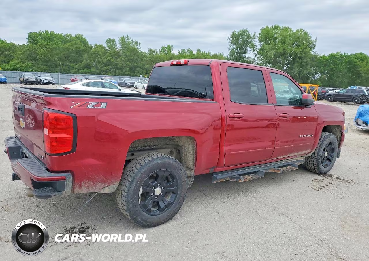 2018 Chevrolet 1500 Silve VIN:3GCUKREC0JG502815 - 3