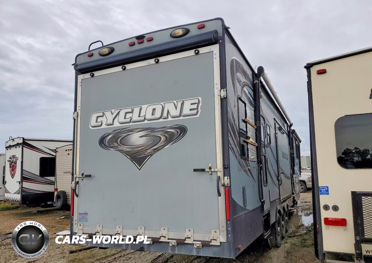 2016 Cyclone Recreational Vehicle (Rv) VIN:5SFCG4435GE308277 - 4