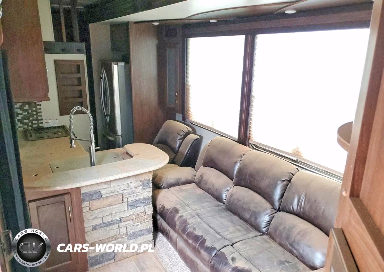 2016 Cyclone Recreational Vehicle (Rv) VIN:5SFCG4435GE308277 - 9
