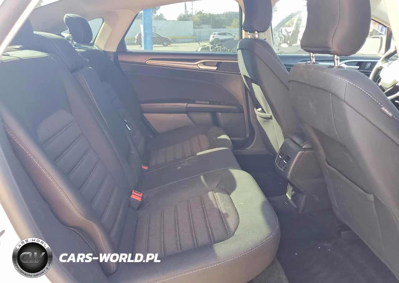 2018 Ford Fusion Se Hybrid VIN:3FA6P0LU6JR193914 - 10