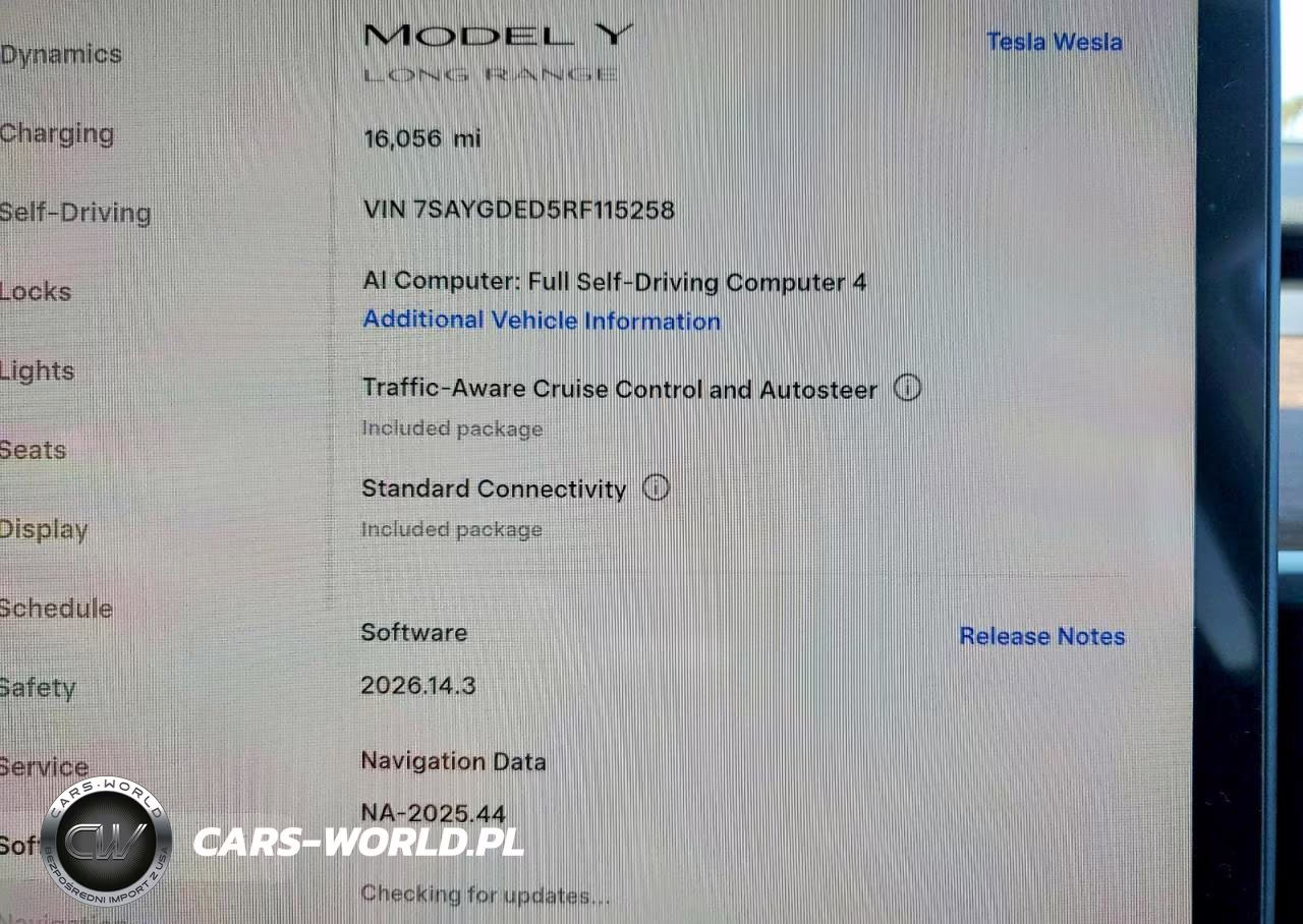 2024 Tesla Model Y VIN:7SAYGDED5RF115258 - 9