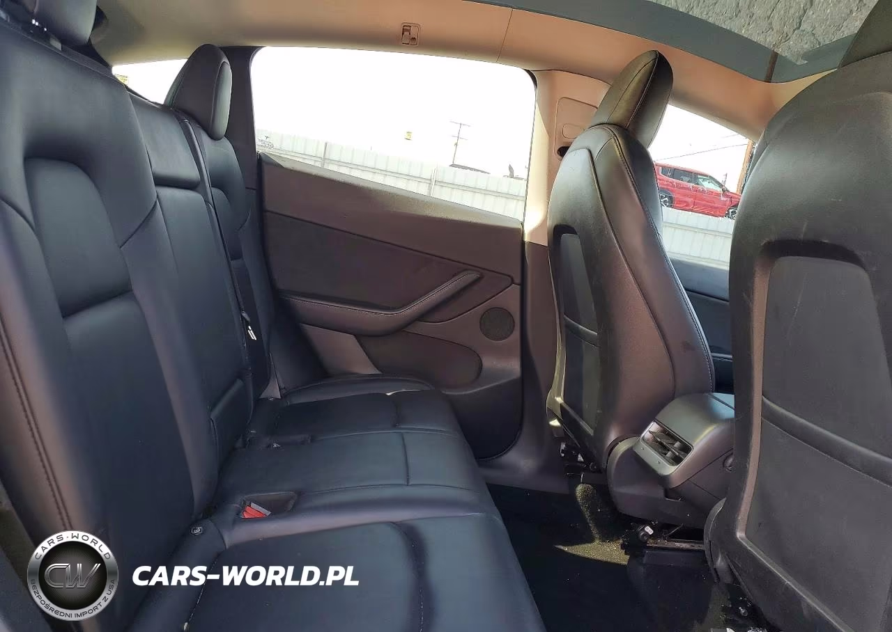 2021 Tesla Model Y VIN:5YJYGDEE0MF146688 - 10
