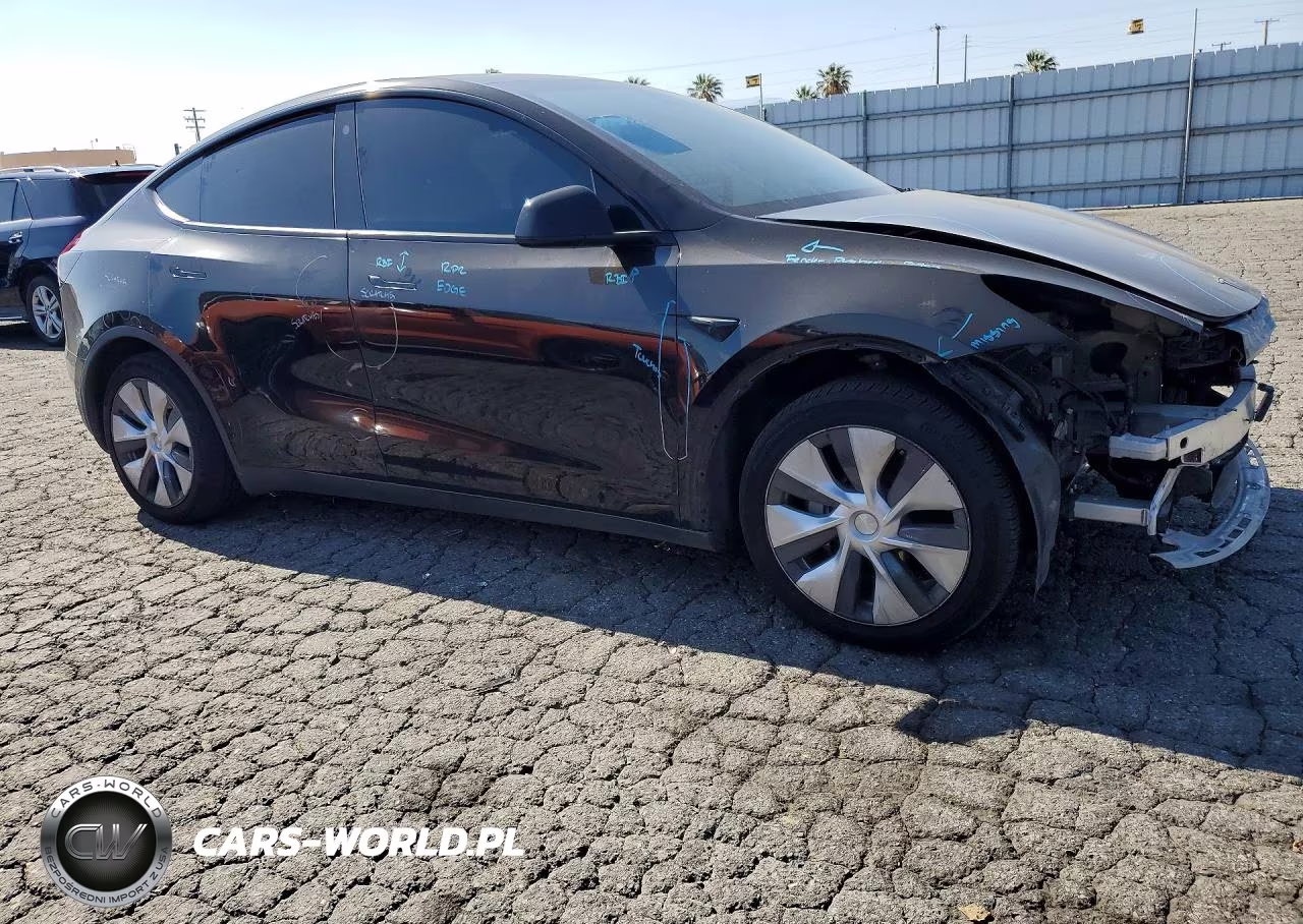 2021 Tesla Model Y VIN:5YJYGDEE0MF146688 - 4