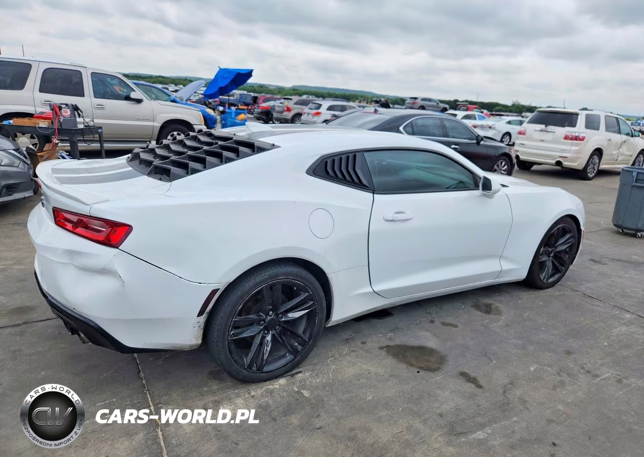 2018 Chevrolet Camaro Lt VIN:1G1FD1RS4J0103022 - 3