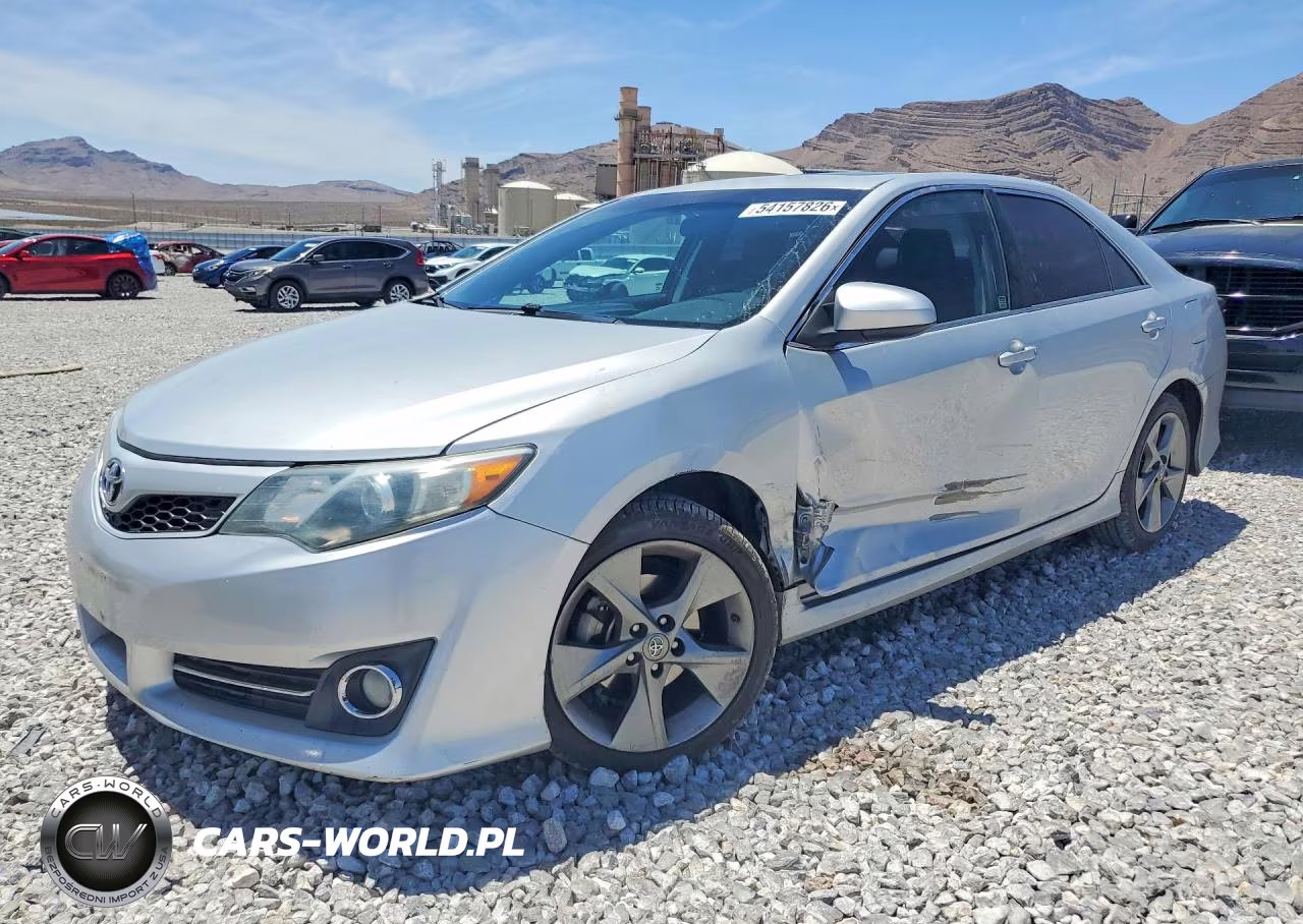 2014 Toyota Camry Se Sport – zdjęcie 1 z 12