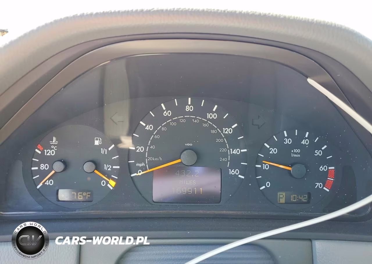 2002 Mercedes-Benz E 320 4Matic VIN:WDBJF82J82X072838 - 9