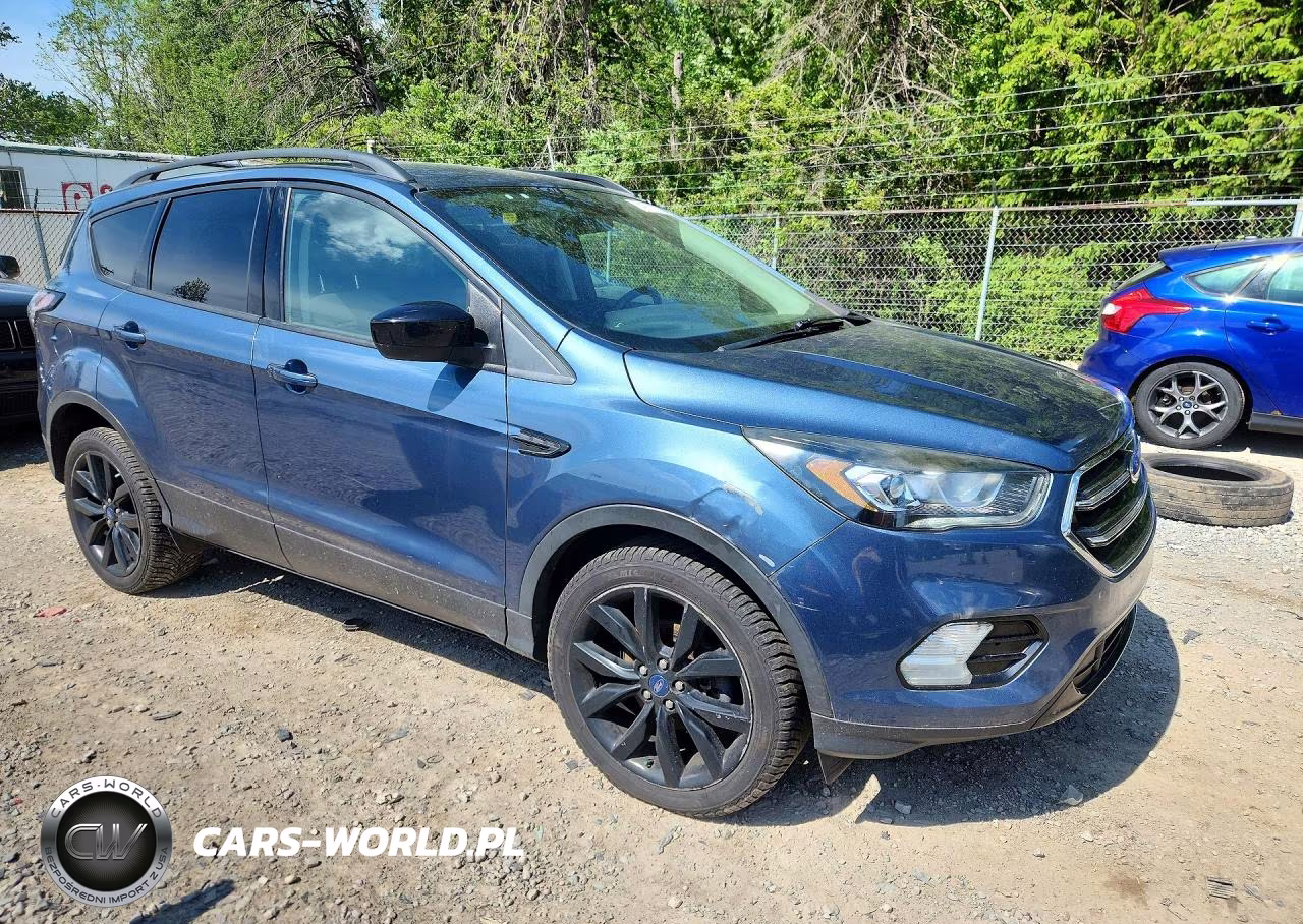 2018 Ford Escape Se VIN:1FMCU9GD9JUB81040 - 4