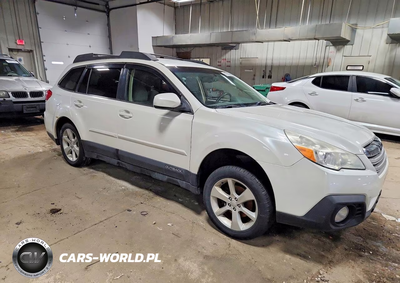2013 Subaru Outback 2.5I Premium VIN:4S4BRCCC5D3253272 - 4