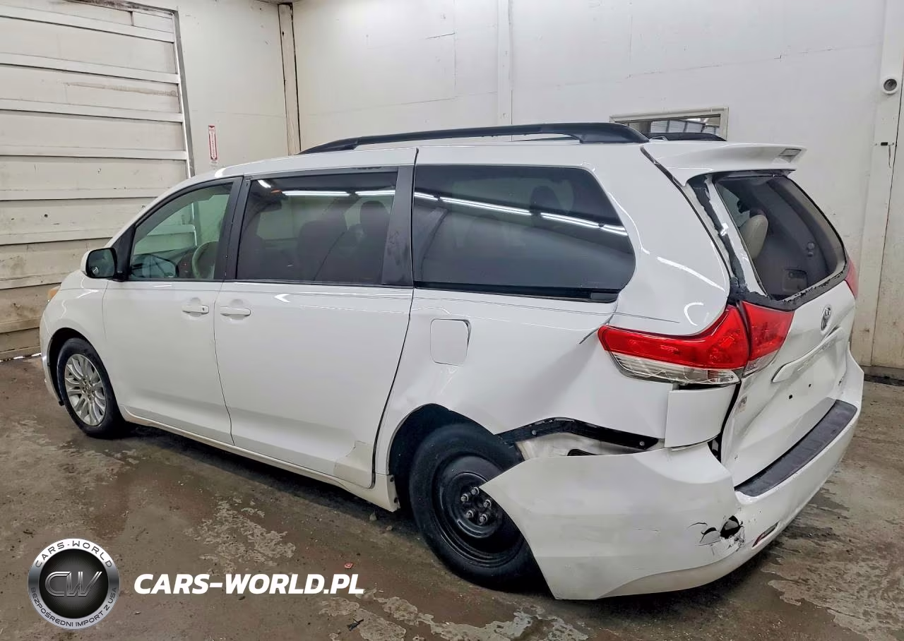 2013 Toyota Sienna Xle 8-Passenger VIN:5TDYK3DC9DS404615 - 2