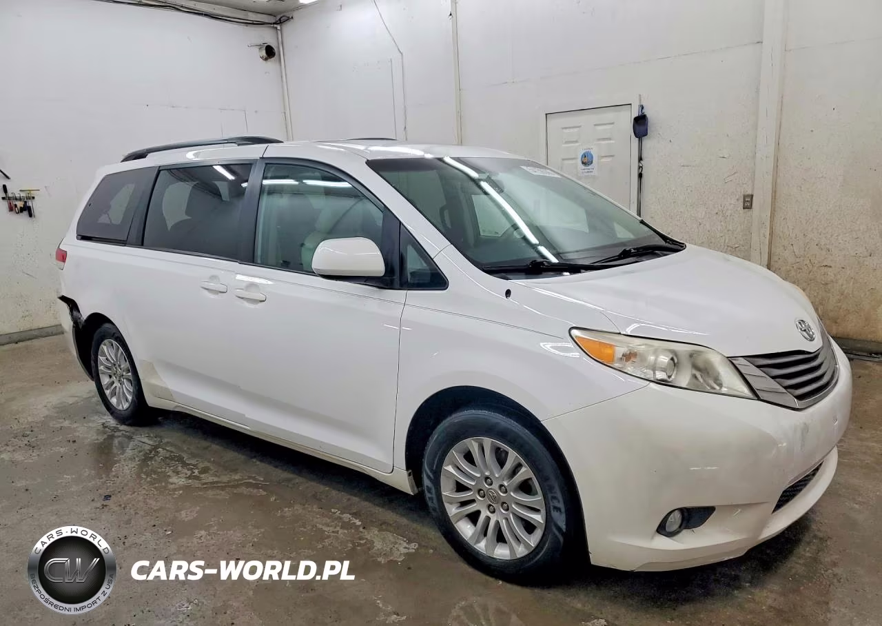 2013 Toyota Sienna Xle 8-Passenger VIN:5TDYK3DC9DS404615 - 4