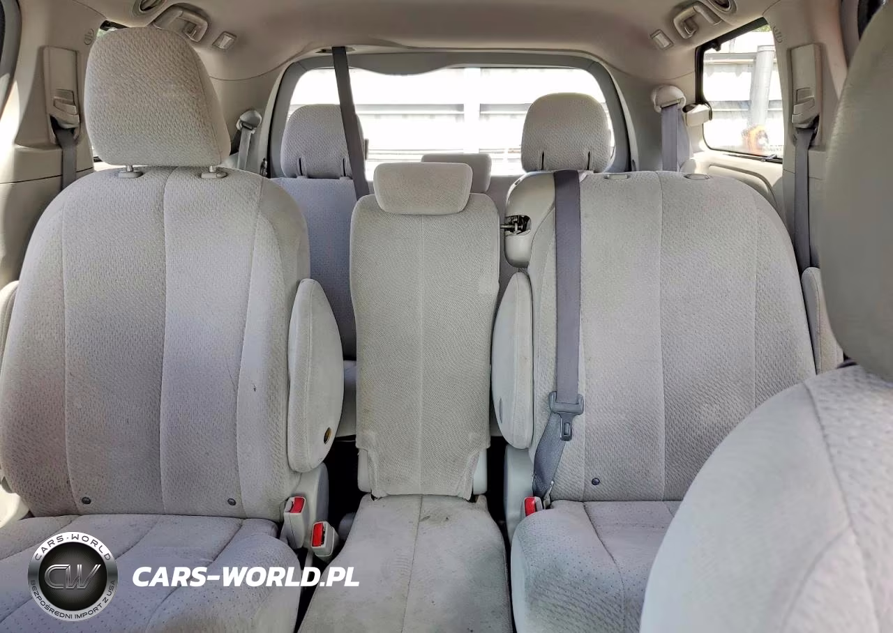 2011 Toyota Sienna Le VIN:5TDKK3DC3BS105852 - 10