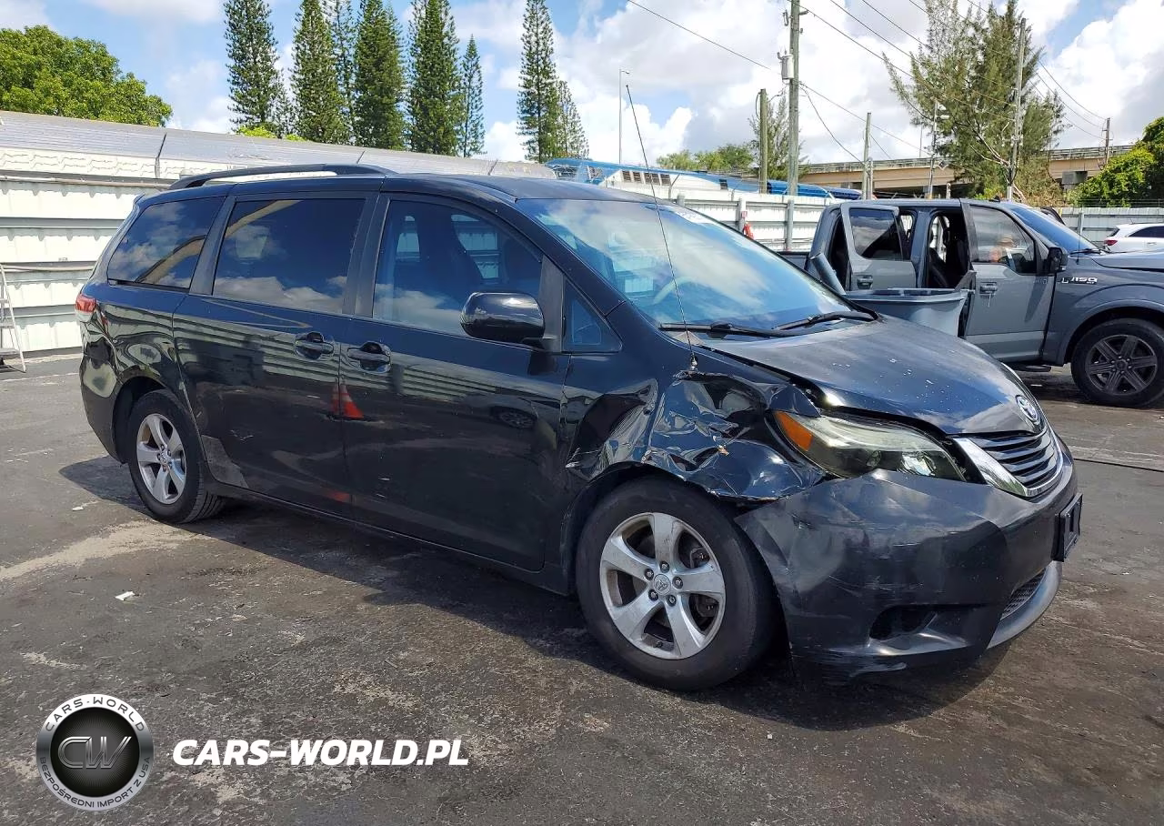 2011 Toyota Sienna Le VIN:5TDKK3DC3BS105852 - 4